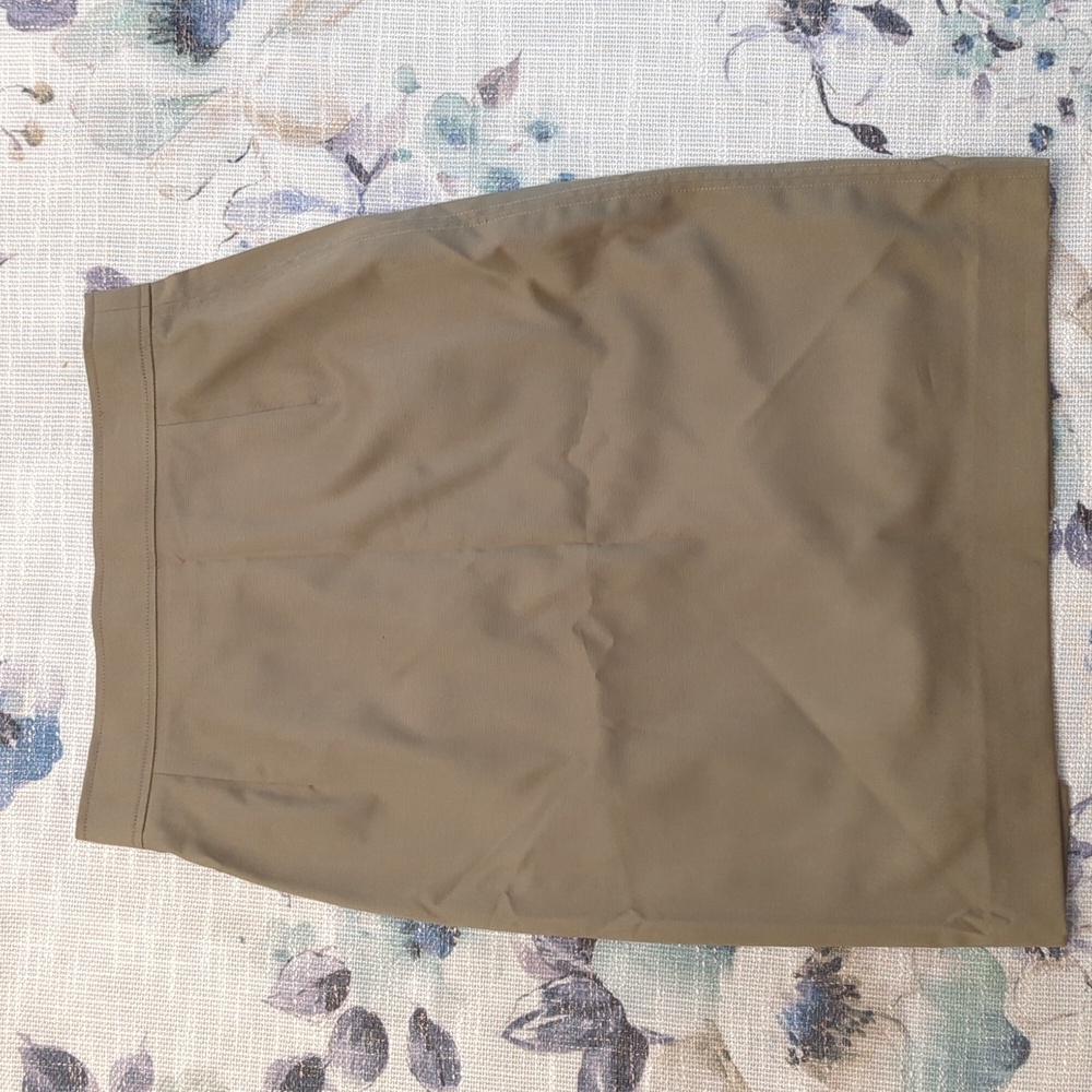 AKRIS Punto Khaki Pencil Skirt Size 4